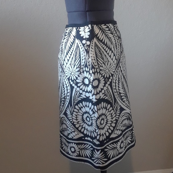 Banana Republic skirt - Picture 2 of 3